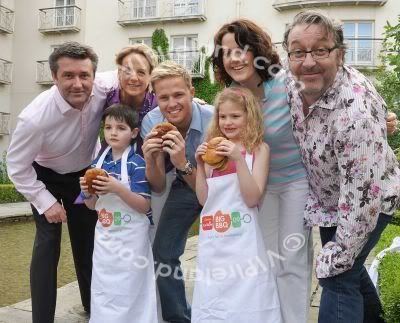 Nuevas fotos de Nicky! Nickybyrnechildlinebigbbq26may20-2