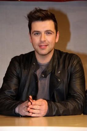 Feehily Ha Enfrentado Amenazas De Muerte Westlifesigningalexamall8februar-6