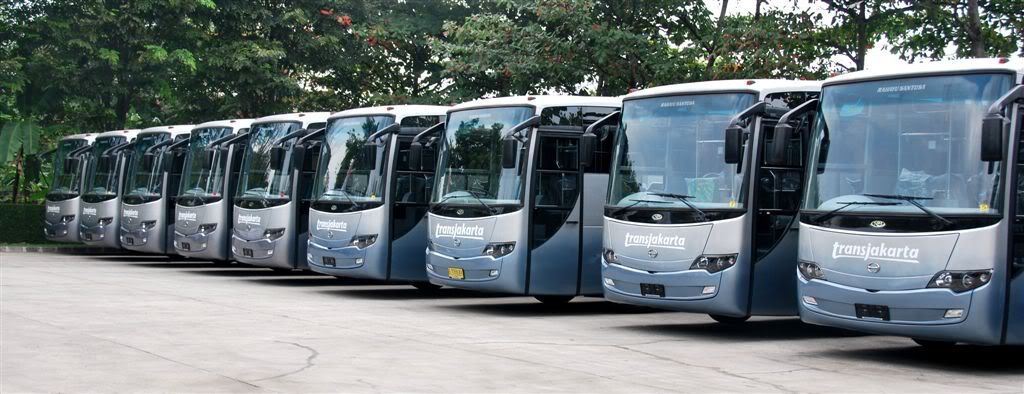 Lapor pak, mengenai truk hino! Armada20Lorena20Busway20Unit20Hino2