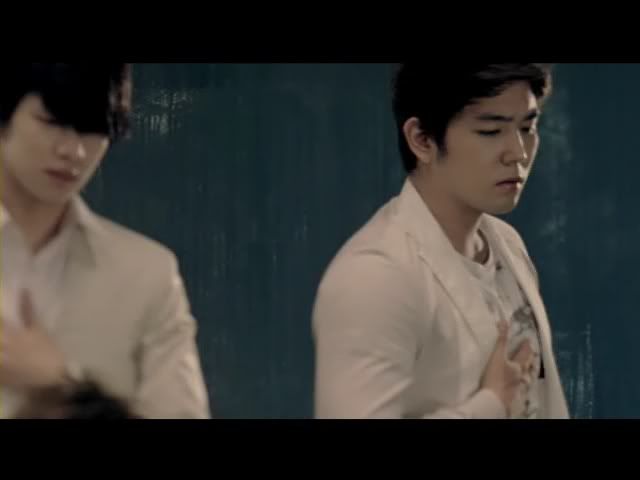 [CAPS] 12/05/09 It's You MV [HOT] Mvsuperjunioritsyouwmv0x