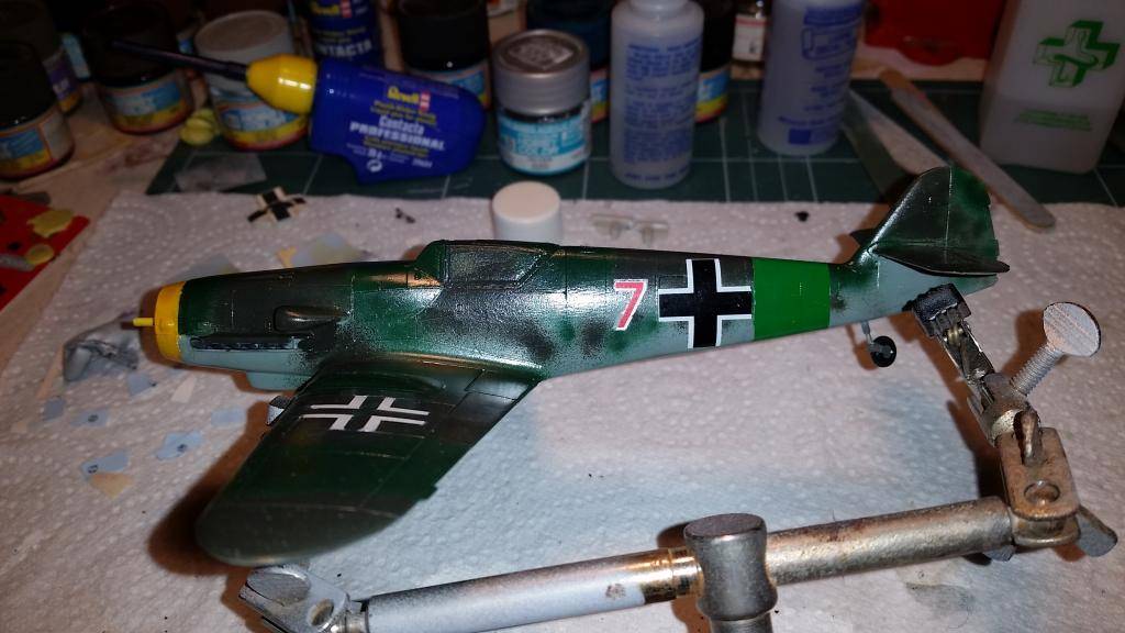 Me Bf 109 K4 Revell 1/48 - Page 2 Le7rouge