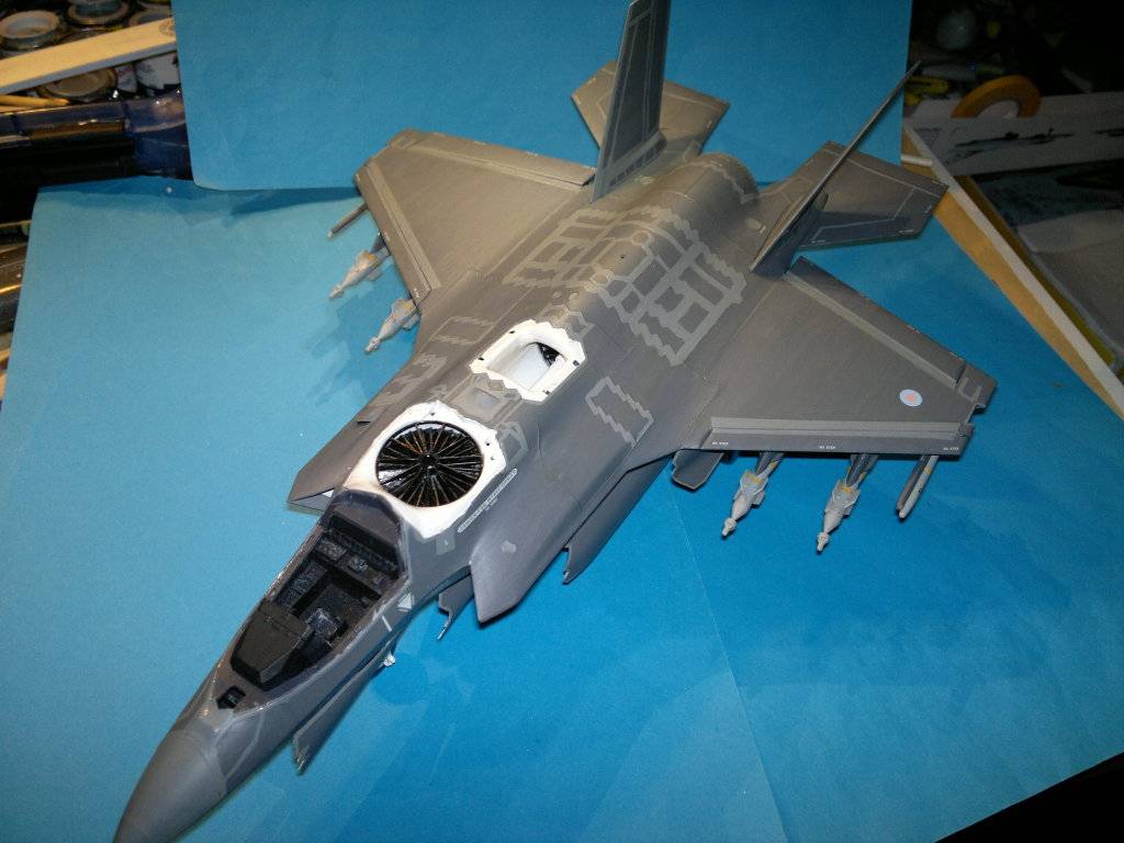 Lightning II FRS.1 aka F-35 Lightning II - KittyHawk 1/48 - Sida 9 201212173025