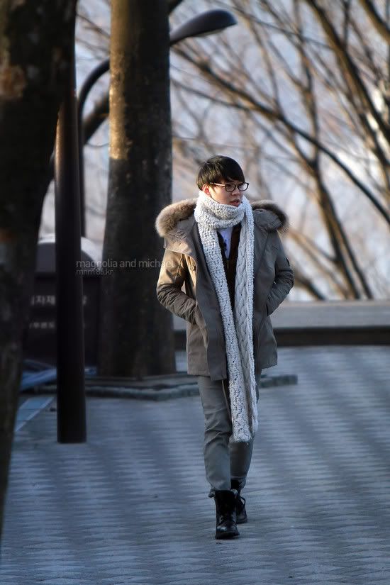 [10.01.21] Stalking Yoochun 1_mmmyc