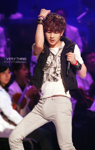 Sexy Onew pics ;D Oqww2x