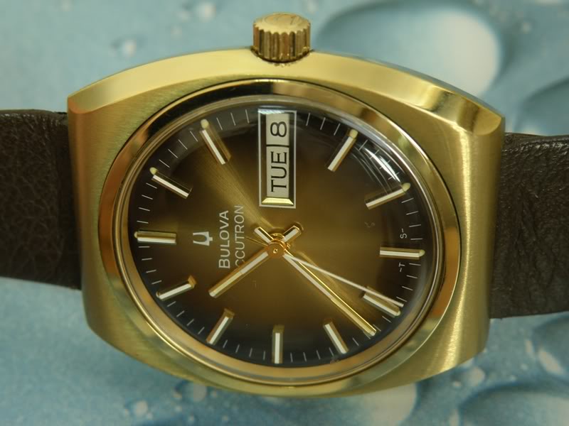 bulova - BULOVA Accutron NOS 1974 P3090003gggggg