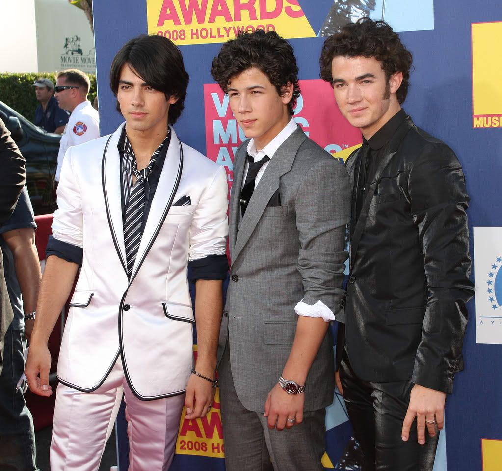 MTV VMA'S - Red Carpet IYGUFYFYTFTRDTRDTDTDTRRT