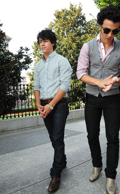 Visitando la casa blanca Jonas-brothers-white-house-8178-6