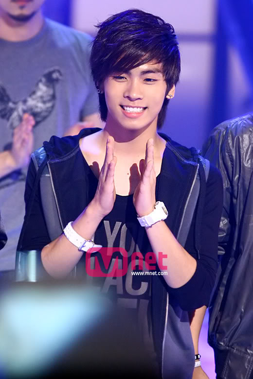 [PICS] JoNgHyUn~ SHINeemcountdown021008officialpi-21