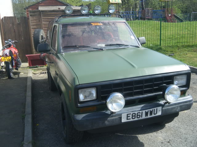 My motors.. the mk1 fez and the ford bronco DSCF3082