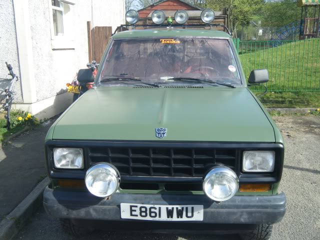 My motors.. the mk1 fez and the ford bronco DSCF3085