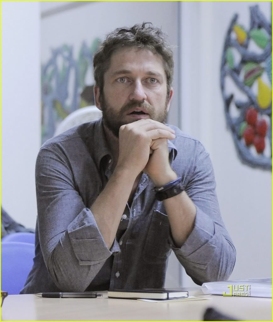 GB in Haiti Gerard-butler-haiti-01