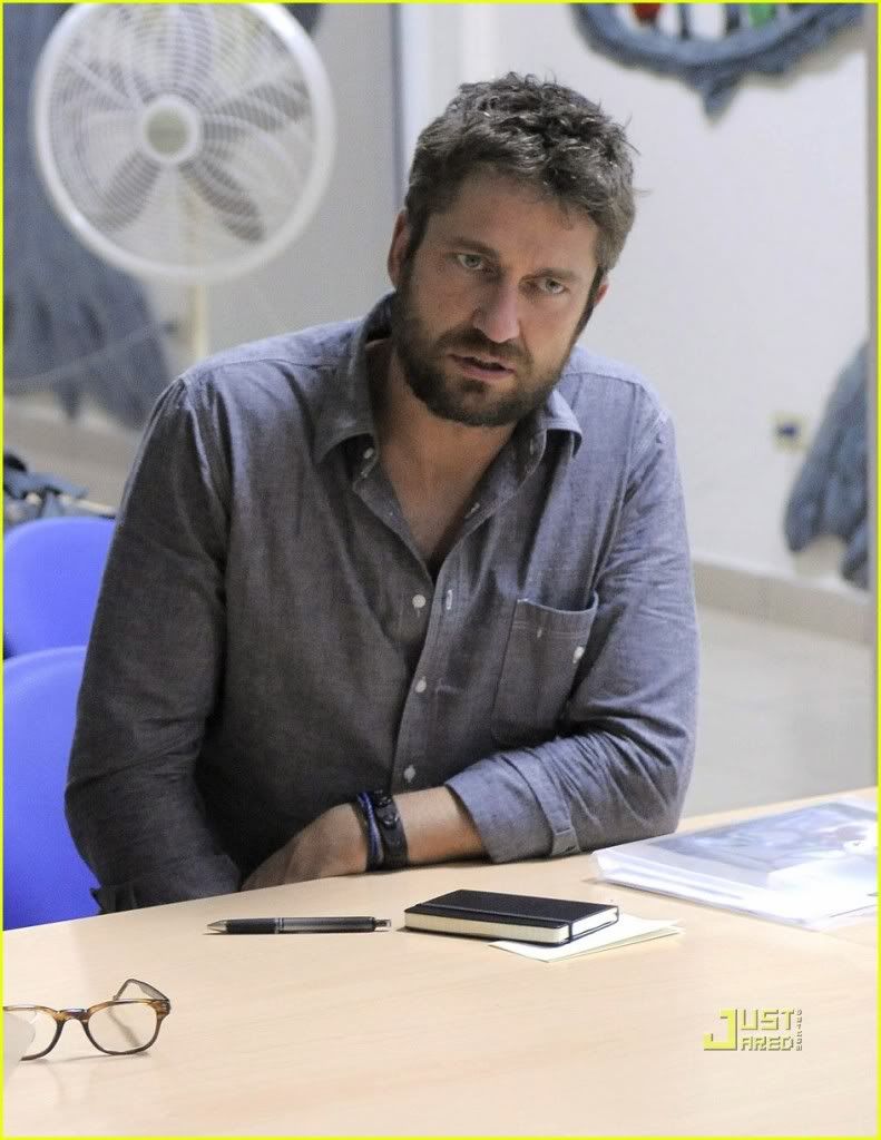 GB in Haiti Gerard-butler-haiti-05