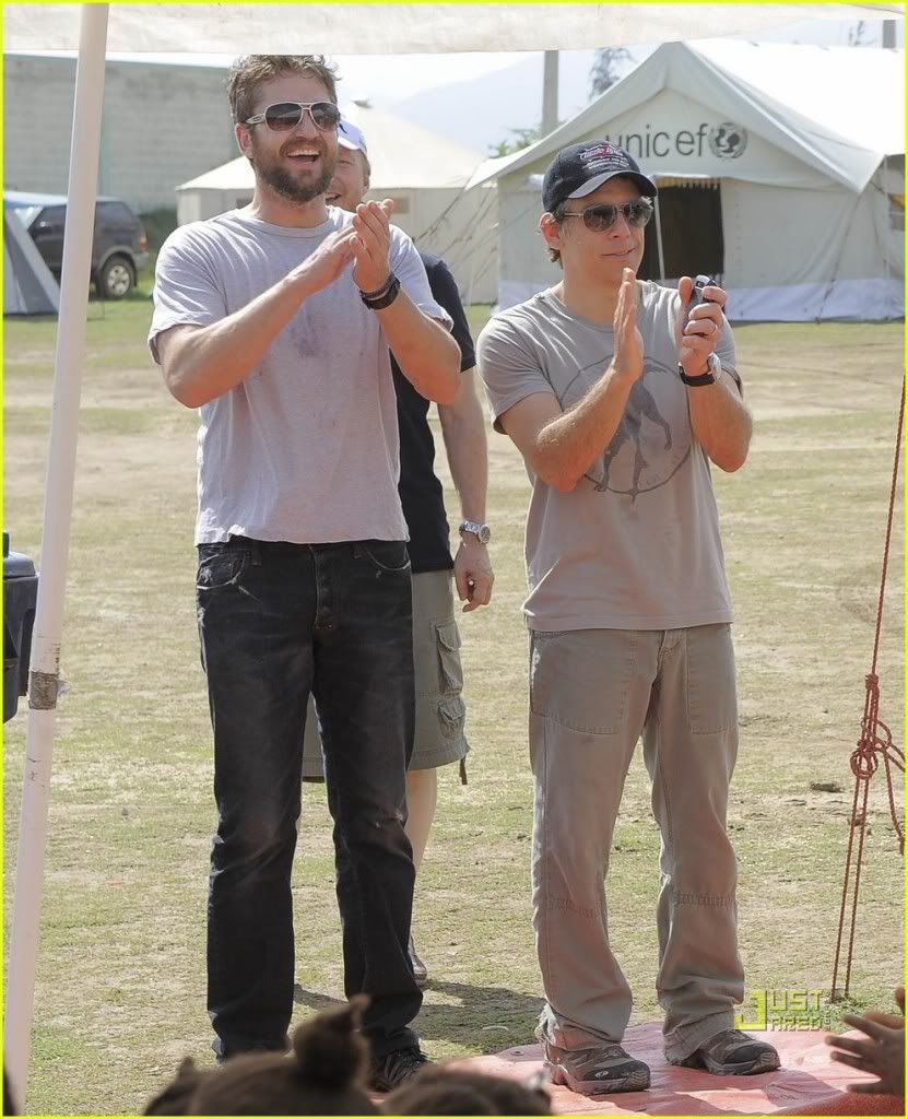 GB in Haiti Gerard-butler-hug-geena-heraty-06