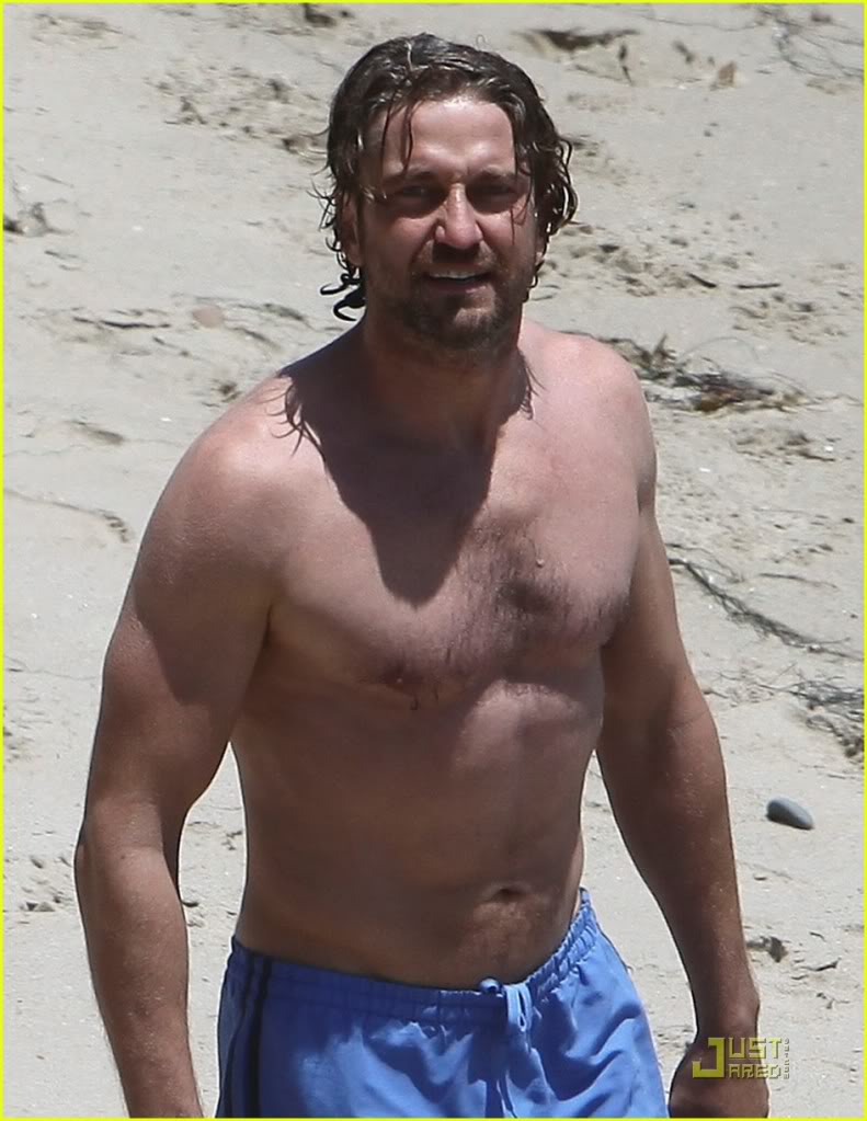 Mystery Malibu Beach Stroll - 26 June Gerard-butler-shirtless-stroll-with-mystery-gal-02