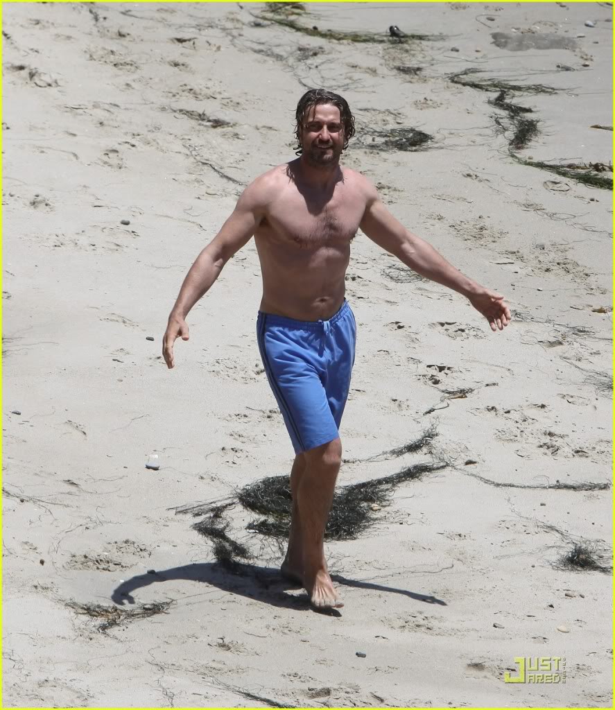 Mystery Malibu Beach Stroll - 26 June Gerard-butler-shirtless-stroll-with-mystery-gal-07