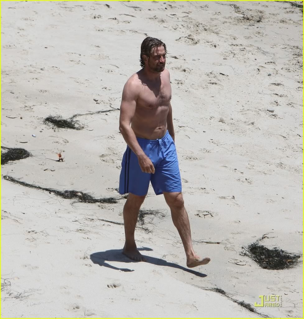 Mystery Malibu Beach Stroll - 26 June Gerard-butler-shirtless-stroll-with-mystery-gal-10