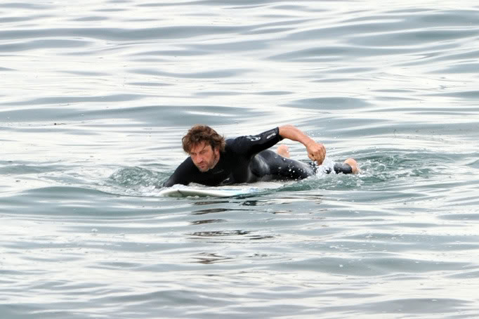 Malibu Surfing Lessons 26 August Gerard-Butler-Surf-Lessons-Ocean-Home-Malibu-CA-08262011-11