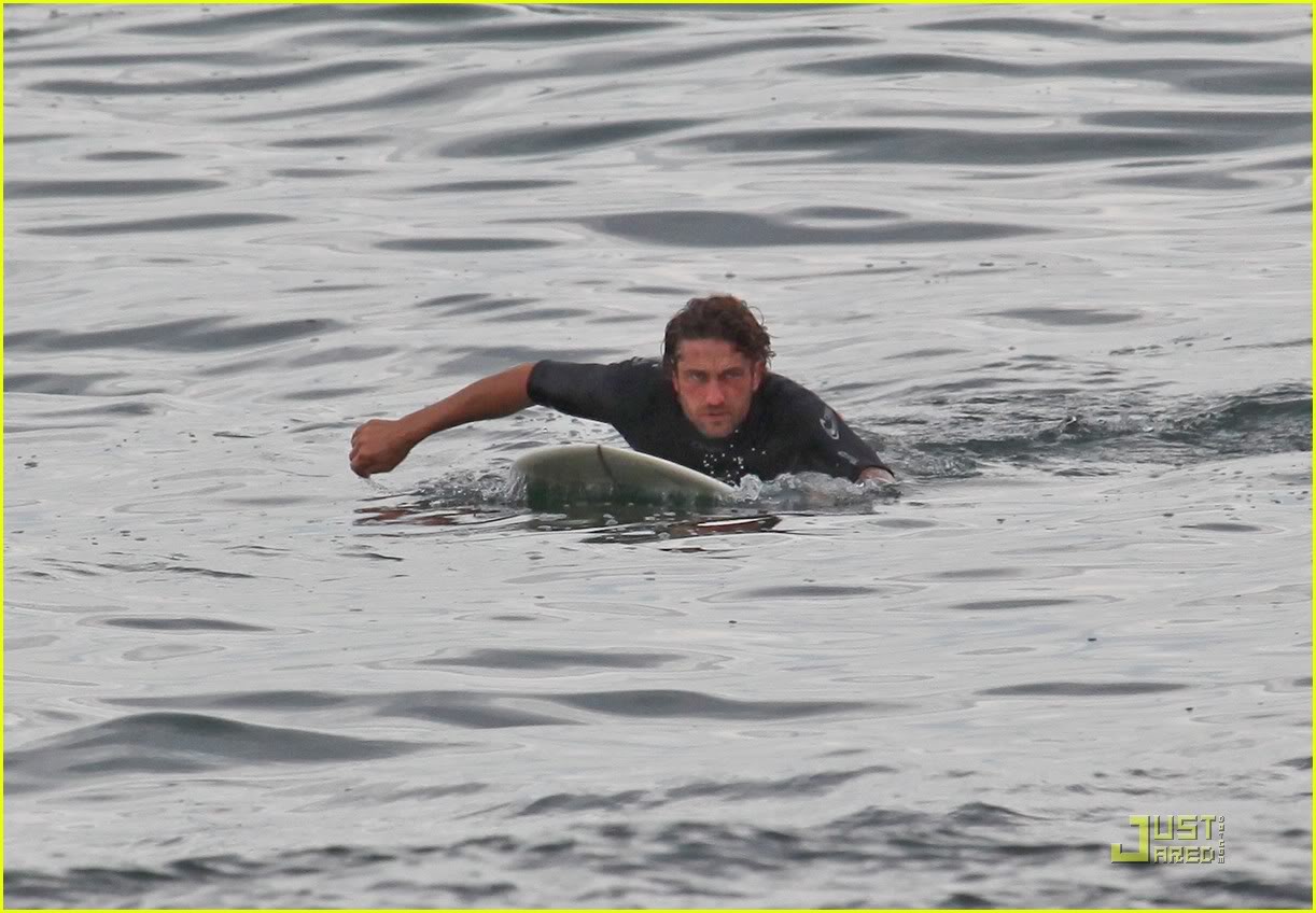 Malibu Surfing Lessons 26 August Gerard-butler-surfing-lessons-shower-12