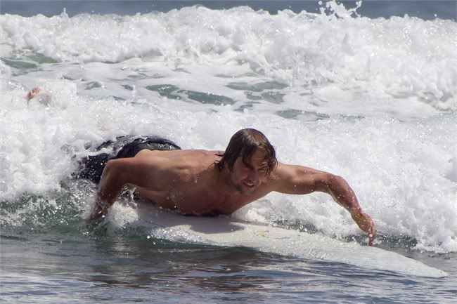 Maui Surfer June 2011 Gerard-butler-spy7