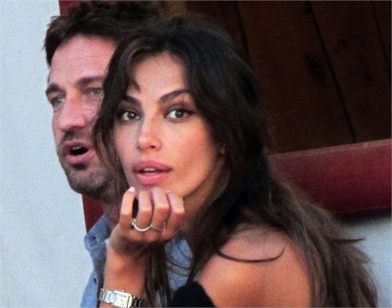 New Couple - Gerard Butler & Madalina Ghenea Vogueitalia8