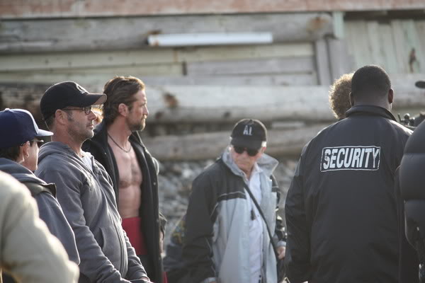 'Chasing Mavericks' Filming October 2011 - Page 2 3e2489d26c4ef5b3e55aeb28f47262b7