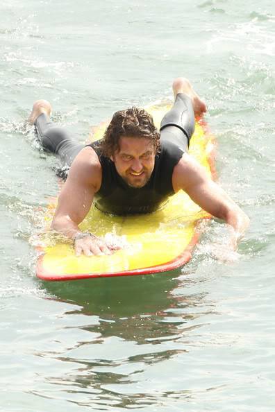 'Chasing Mavericks' Filming October 2011 GerardButlerGerardButlerSetSantaCruztHnjd5kF2-9l