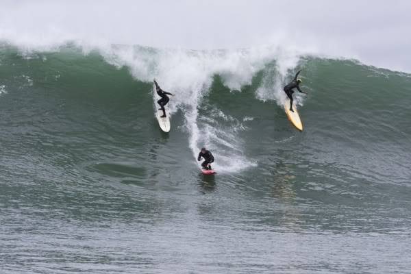 'Chasing Mavericks' Filming October 2011 - Page 3 Butler_paddle4-1