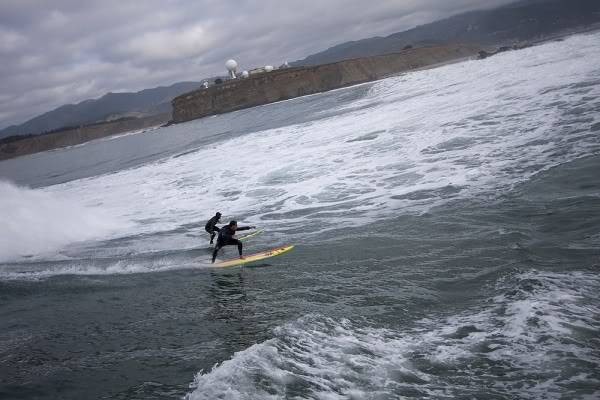 'Chasing Mavericks' Filming October 2011 - Page 3 Butler_paddle7-1