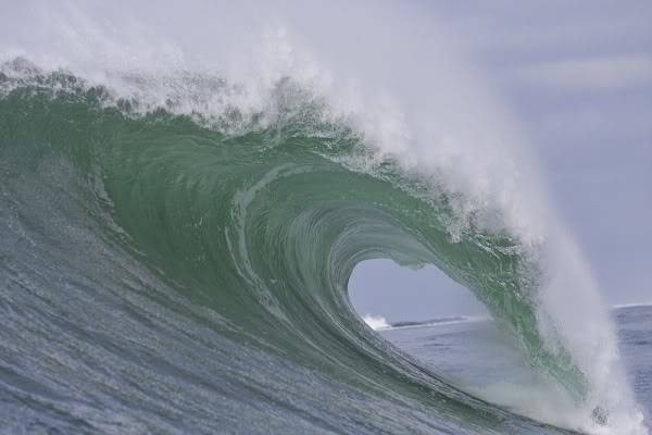 'Chasing Mavericks' Filming October 2011 - Page 3 Butler_paddle8-1