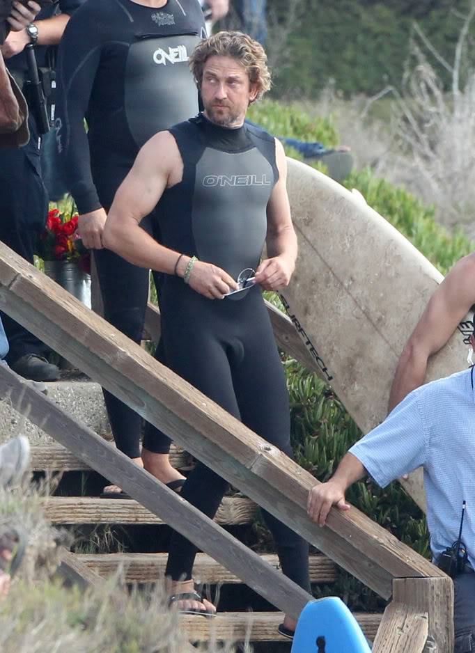 'Chasing Mavericks' Filming October 2011 Gerard-butler-shirtless-wet-suit-10142011-14