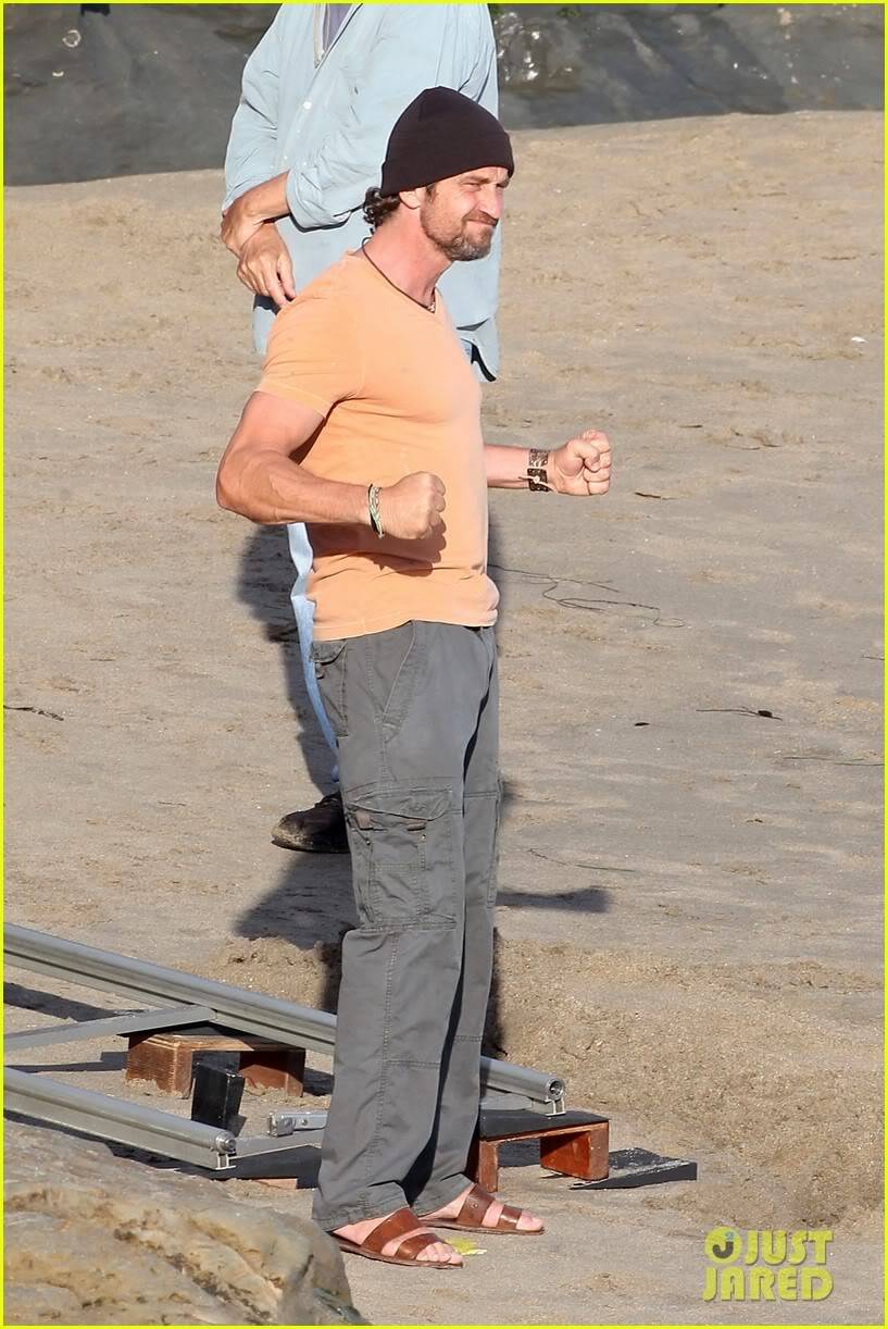 'Chasing Mavericks' Filming October 2011 Gerard-butler-watches-waves-08