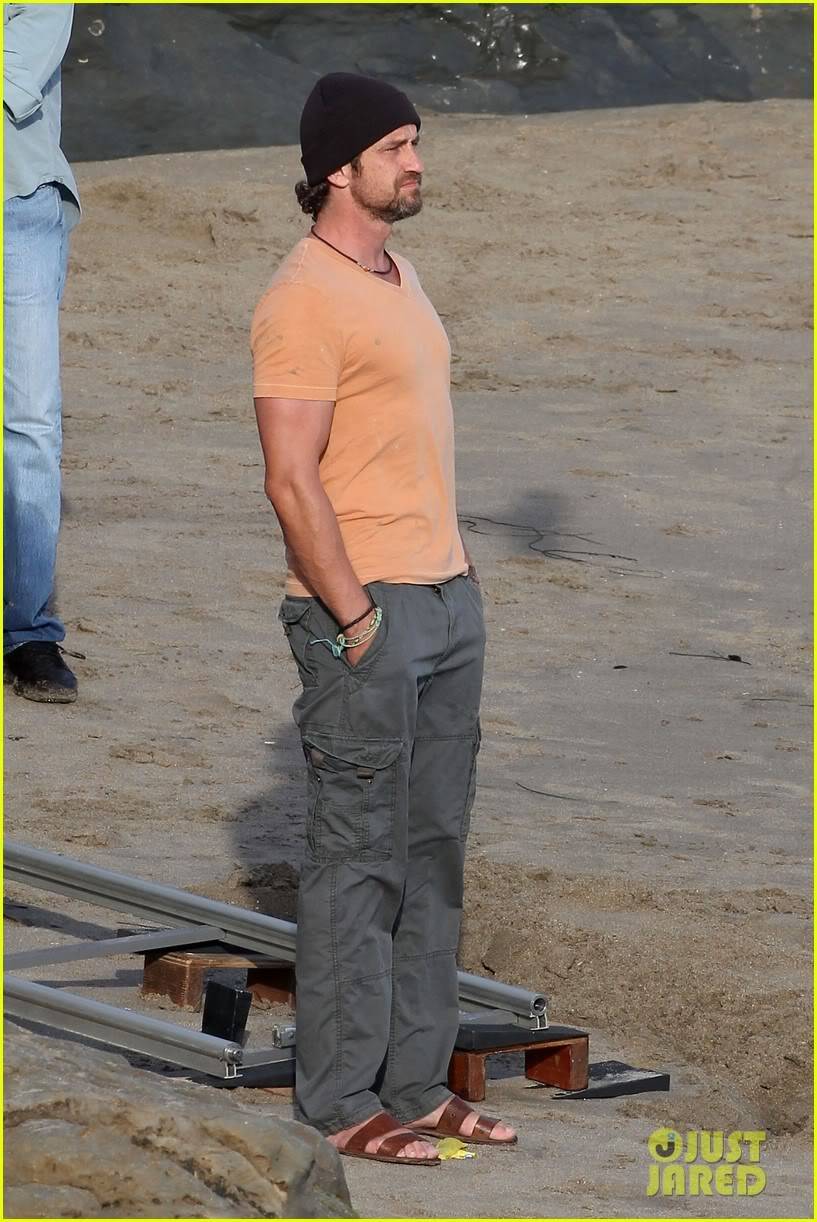 'Chasing Mavericks' Filming October 2011 Gerard-butler-watches-waves-17