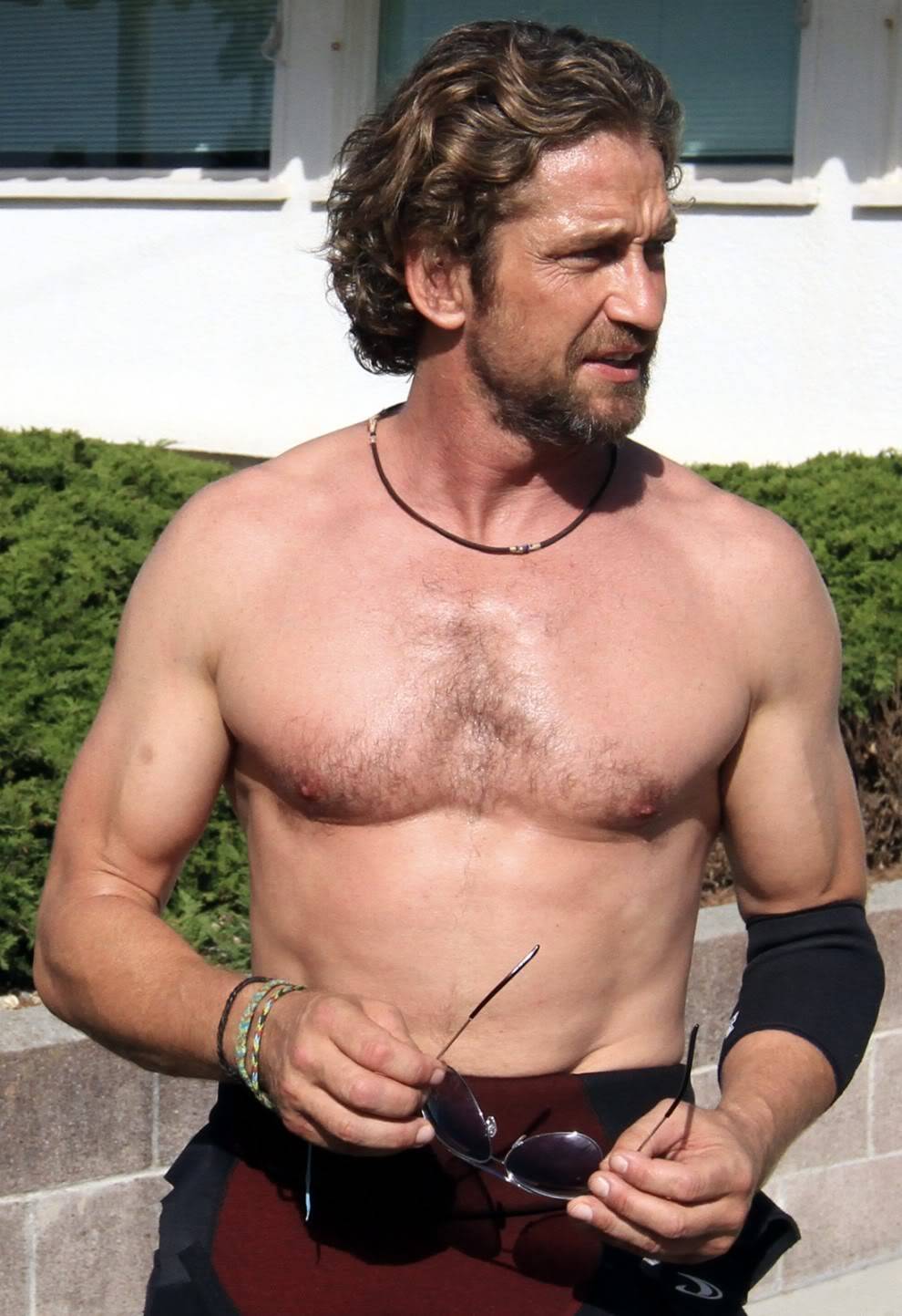 'Chasing Mavericks' Filming October 2011 - Page 2 Mavericks3-990x1443