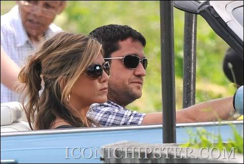 The Bounty Set Pictures - Page 6 90706M5_ANISTON_BGR_02