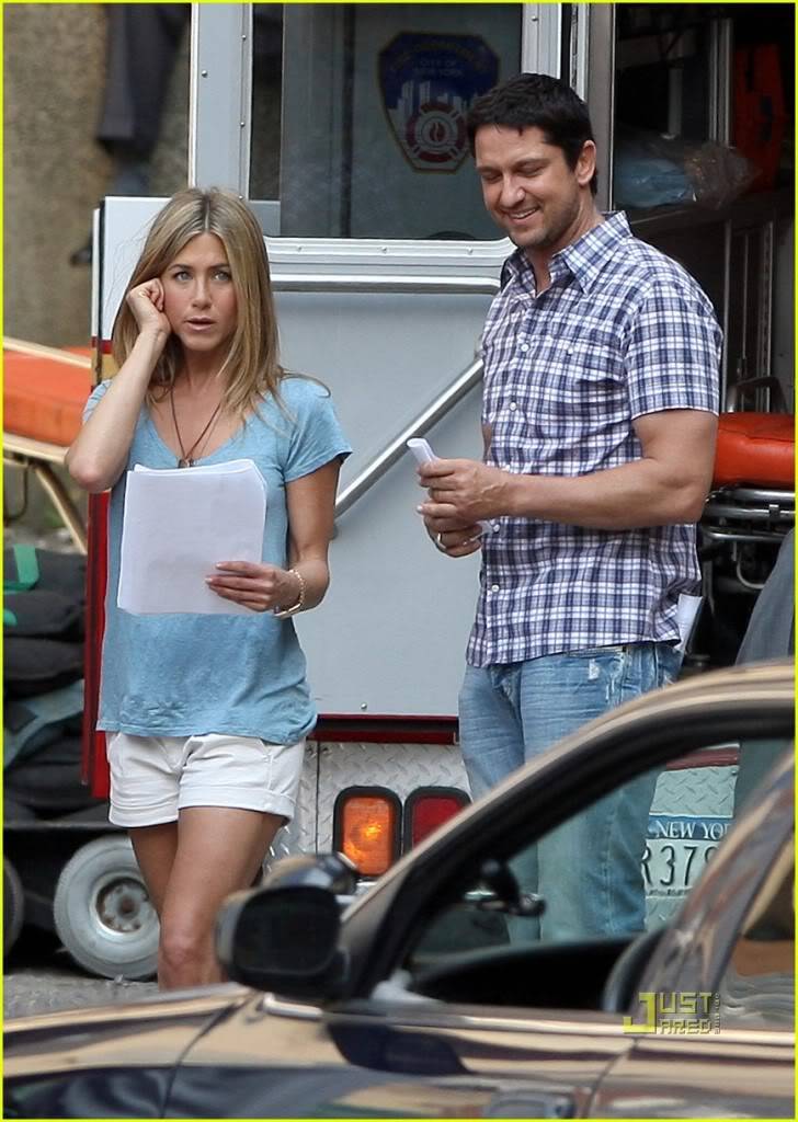 The Bounty Set Pictures - Page 12 Jennifer-aniston-gerard-butler-h-1