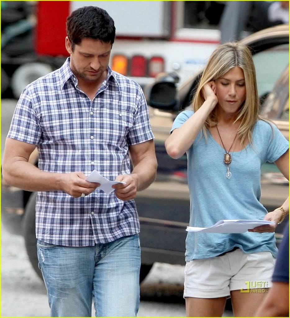 The Bounty Set Pictures - Page 12 Jennifer-aniston-gerard-butler-h-4