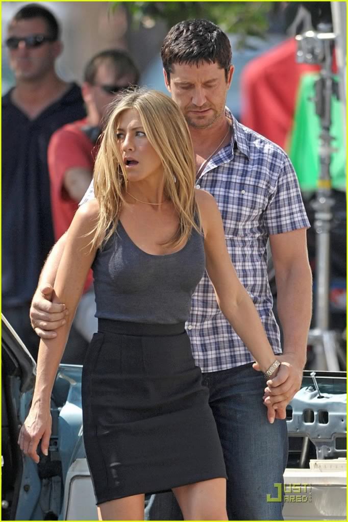 The Bounty Set Pictures - Page 10 Jennifer-aniston-handcuffed-hott-13