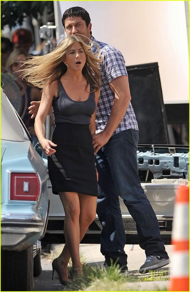 The Bounty Set Pictures - Page 10 Jennifer-aniston-handcuffed-hott-2