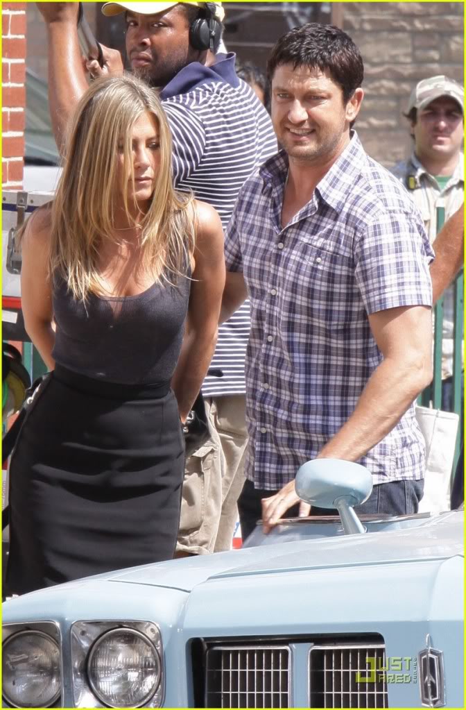 The Bounty Set Pictures - Page 10 Jennifer-aniston-handcuffed-hott-4