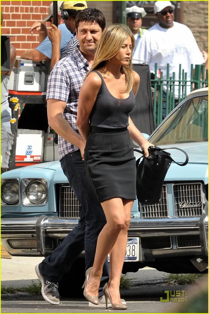 The Bounty Set Pictures - Page 10 Jennifer-aniston-handcuffed-hott-5