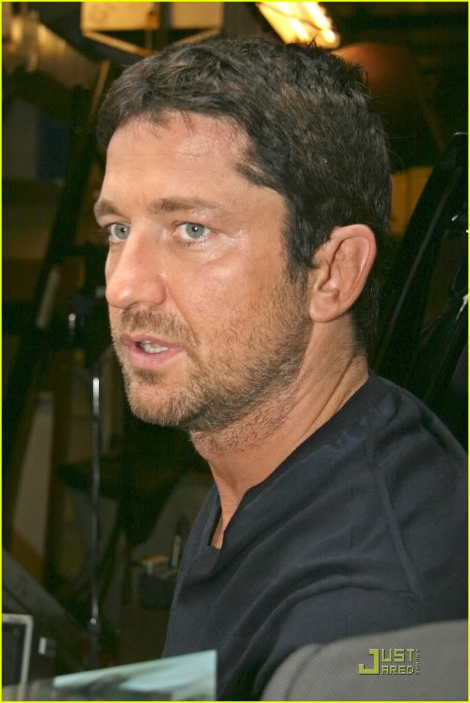 Good Morning America - 23 Jul 2009 Gerard-butler-demi-lovato-08