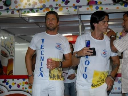 Rio - Carnaval 2010 - Page 3 Gerard-Butler-hg-20100114