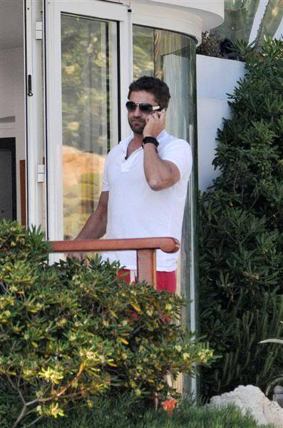 Gerard Butler: Pool Boy - Cap d’Antibes, France (May 23, 2010) 69173em_butler_b-gr_04