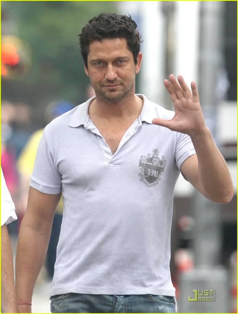 Gerard Butler is a Bounty Hunter (09 Jun 2009) Gerard-butler-bounty-hunter-01