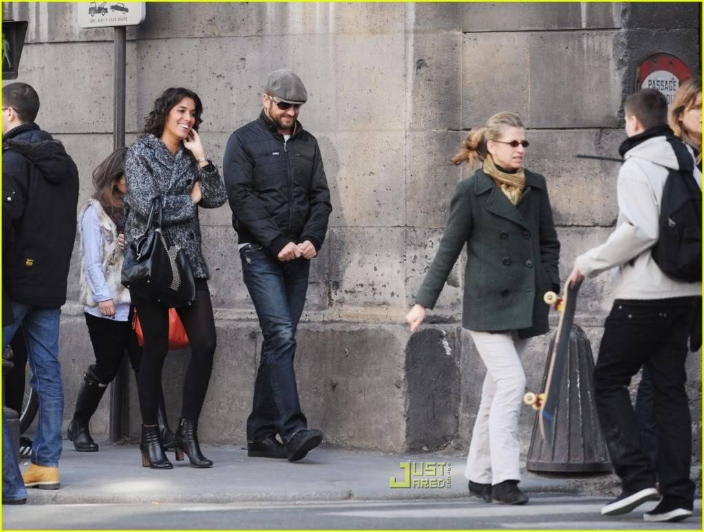 Gerry in Paris with Laurie Cholewa Gerard-butler-laurie-cholewa-dat-18