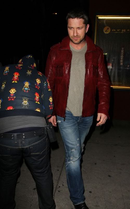 Gerry at "Roger Room" in LA - Jan 7, 2010 Gerard-butler-010710-4