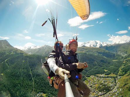 Gerry paragliding Zermatt MTw130zK_Pxgen_r_443x332