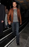 Gerry leaving London hotel - 03 Aug 2009 Th_gerard-butler-839-8