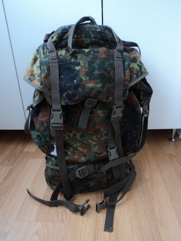 Rucsac original Bundeswehr - flecktarn DSC00632