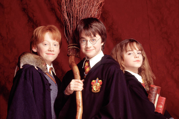 D'où vient cette image ?  Harry-Potter-and-the-Philosophers-Stone-November-2001